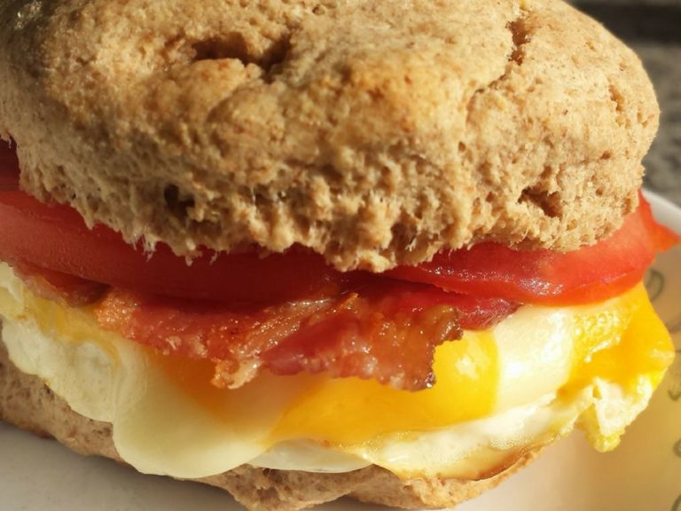 healthy breakfast egg biscuits