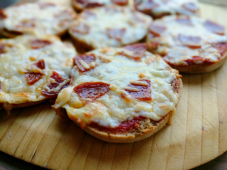 English Muffin Pizzas