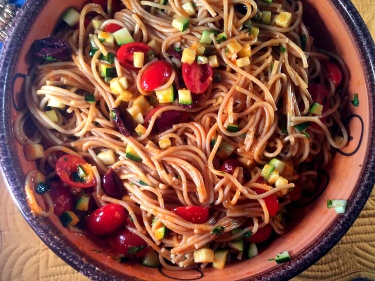 Healthy Greek Spaghetti