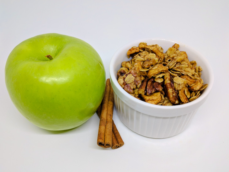 healthy apple pie granola