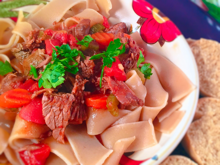 Slow cooker beef ragout