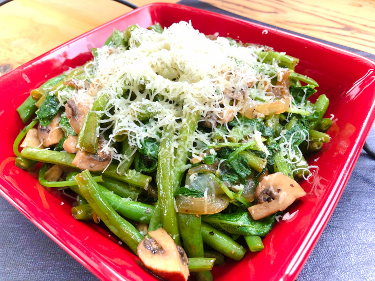 cheesy green beans and kale