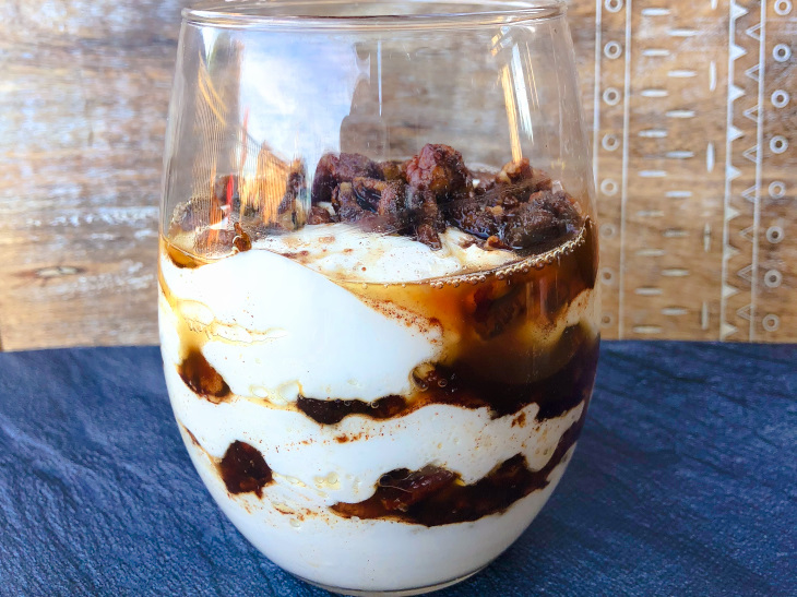 Cinnamon Roll Breakfast Parfait