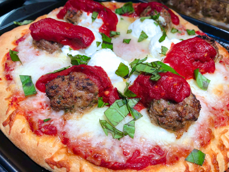 Meatball Ricotta Pizza