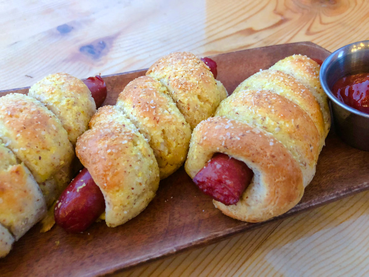 keto pretzel dogs