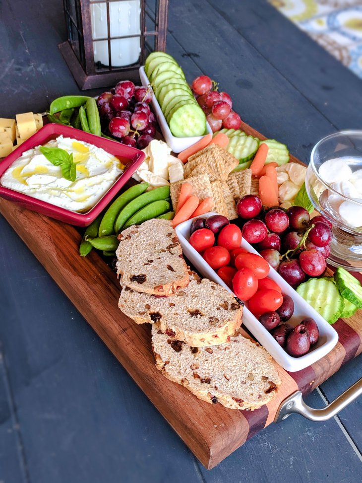 pairing platter with hummus