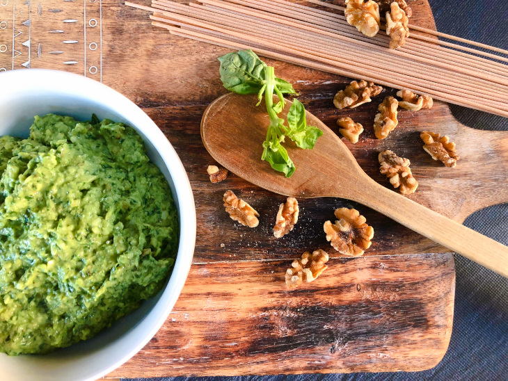 clean eating walnut pesto